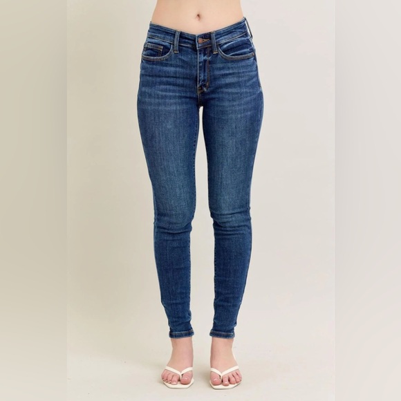 Judy Blue Denim - Judy Blue Women’s Mid-Rise Skinny Jeans 👖✨